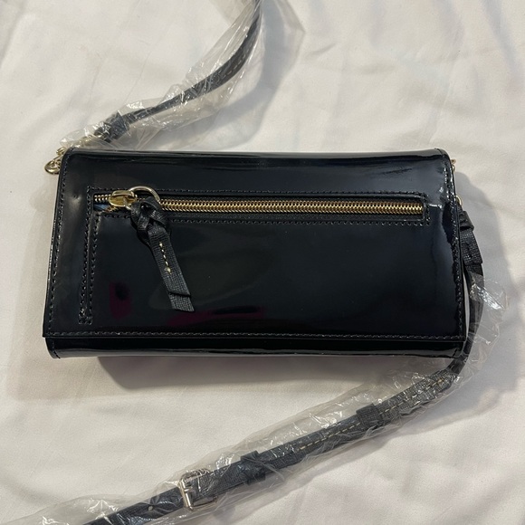 Brand New Dooney & Bourke Patent Leather Crossbody Purse - Picture 2 of 4